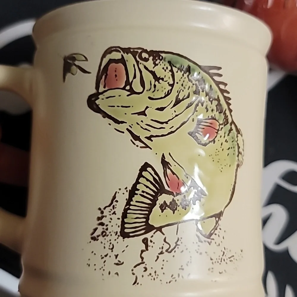 RARE New Spectrum Designz 2017 Lrg Mouth Bass Fly Fishing Lodge Coffee Mug - Picture 1 of 8